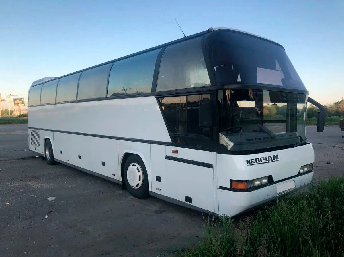 Аренда автобусов Neoplan Cityliner 2000 белый 50 мест с водителем в Москве,  цена от 2000 р/ч