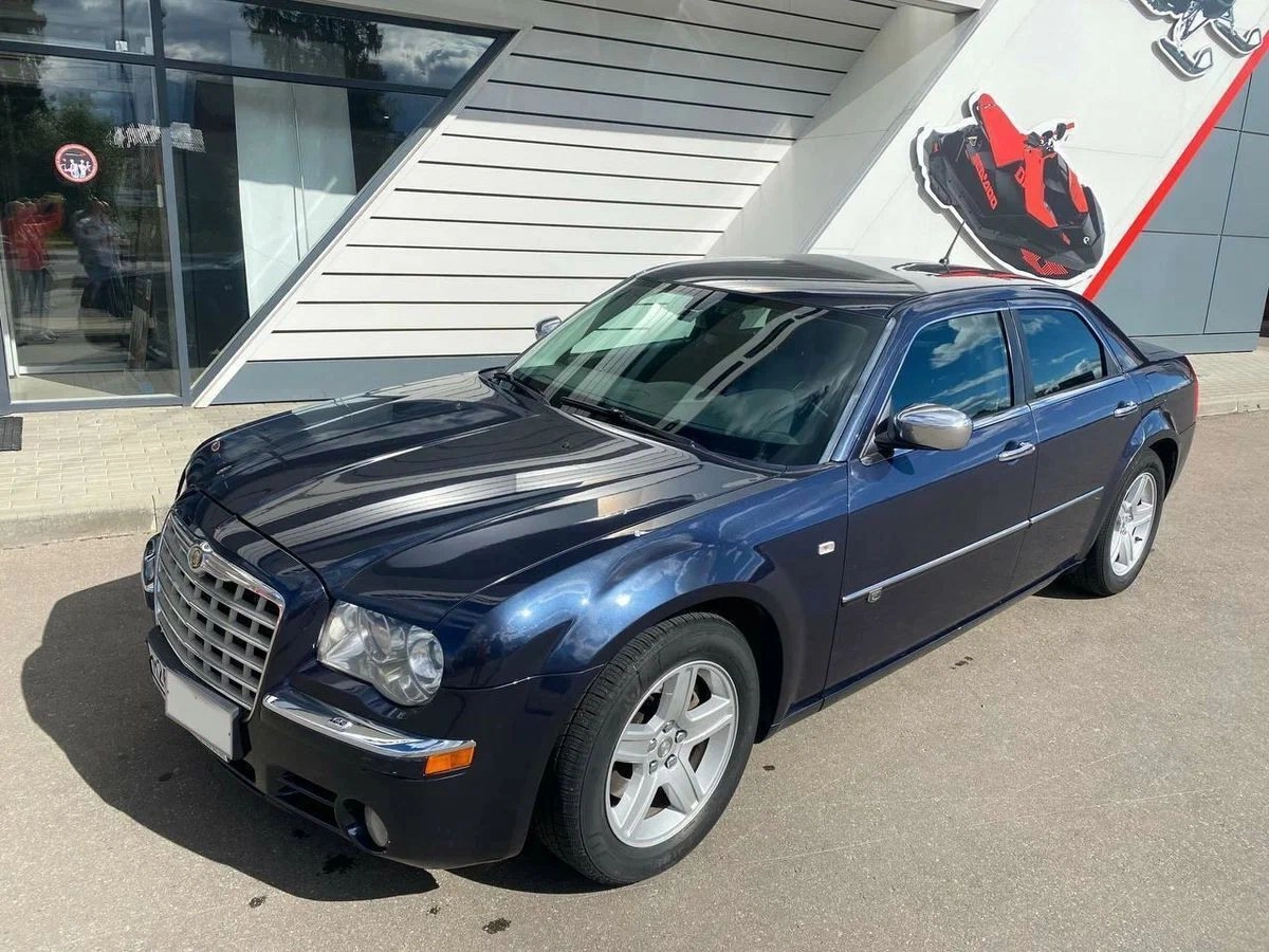 Аренда Chrysler 300C I синий с водителем в Москве, цена от 2000 р/ч