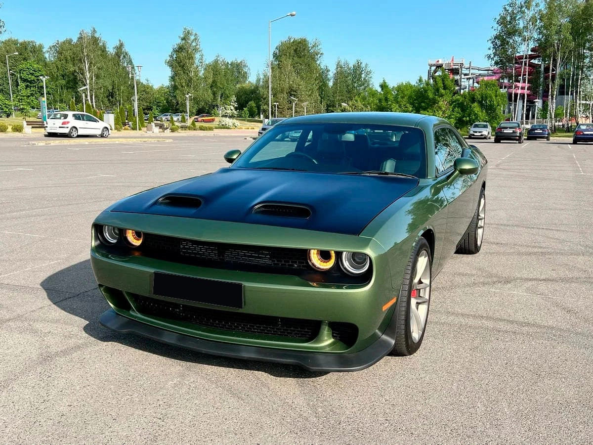 Аренда Dodge Challenger SRT III Рестайлинг 2 Demon 2022 зеленый с водителем  в Москве, цена от 3500 р/ч