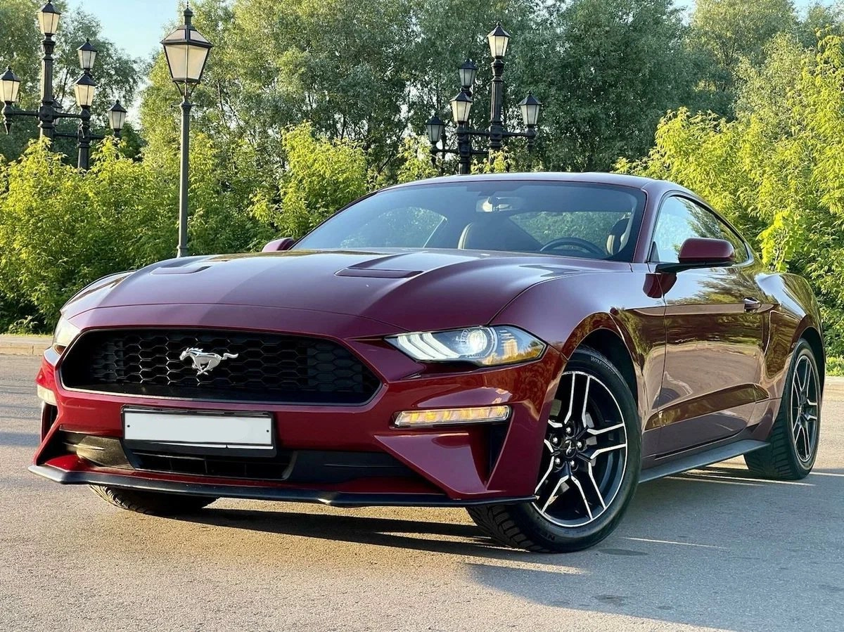 Аренда Ford Mustang VI Рестайлинг 2020 красный с водителем в Москве, цена  от 2500 р/ч