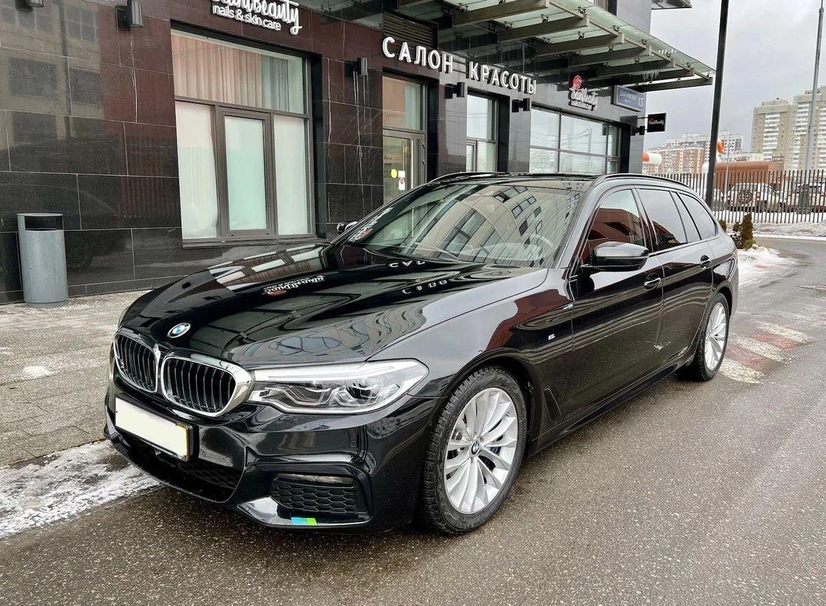 Аренда BMW 540d xDrive VII (G30/G31) черный с водителем в Москве, цена от  2500 р/ч