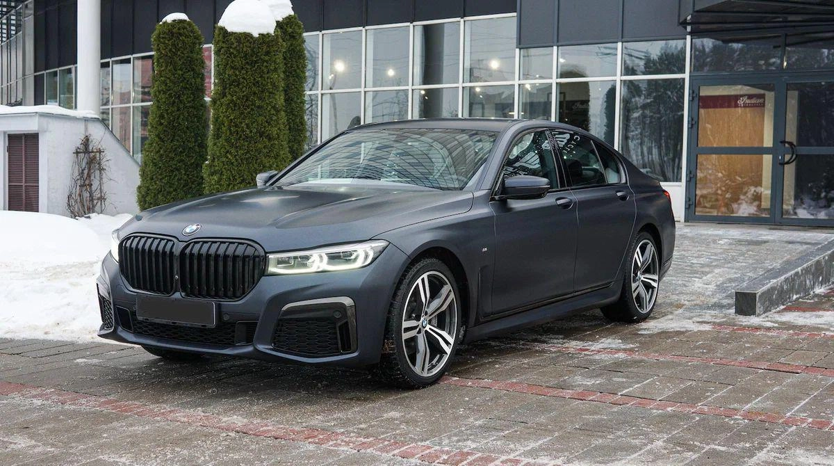 Аренда BMW 730d VI (G11/G12) Рестайлинг синий с водителем в Москве, цена от  2500 р/ч