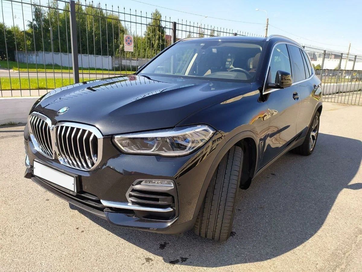 Аренда BMW X5 40i Luxury IV (G05) черный с водителем в Москве, цена от 3000  р/ч