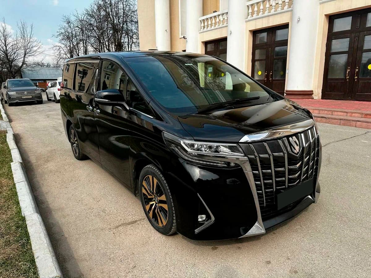 Аренда alphard с водителем. Тойота альфард 3 поколение. Toyota Alphard Black Edition.