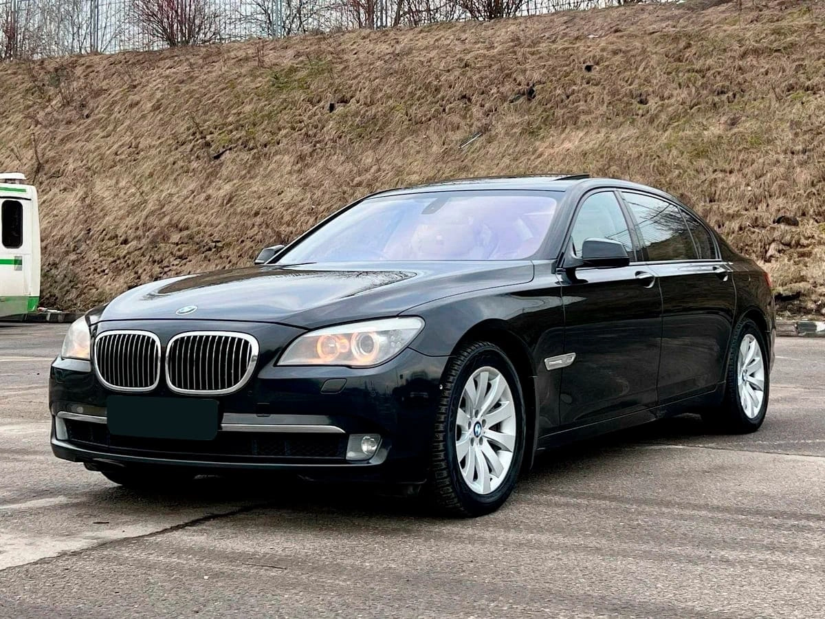 Аренда BMW 760 Long 2011 черный с водителем в Москве, цена от 1000 р/ч