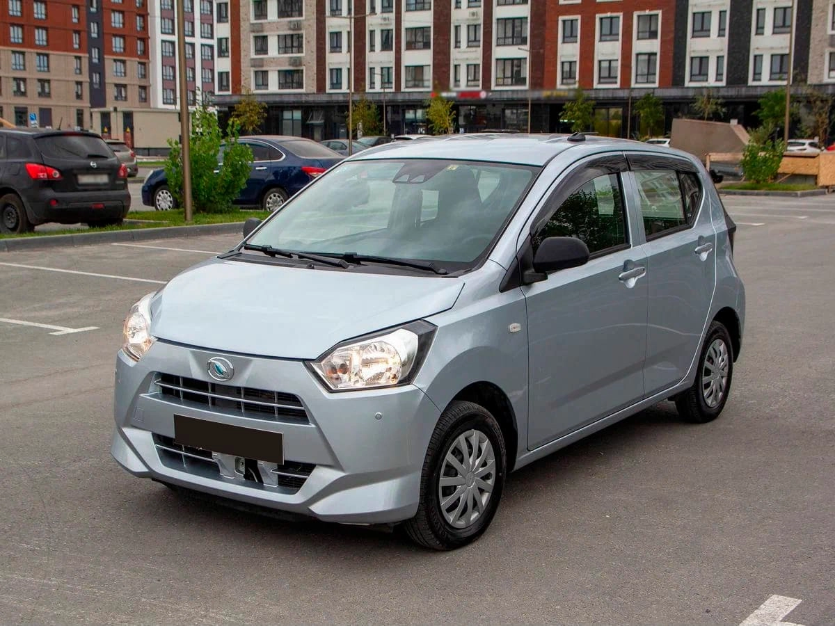 Аренда Daihatsu Mira II 2020 серый с водителем в Москве, цена от 1500 р/ч