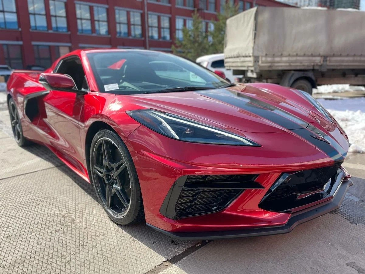 Аренда Chevrolet Corvette Stingray C8 2021 красный с водителем в Москве,  цена от 2500 р/ч