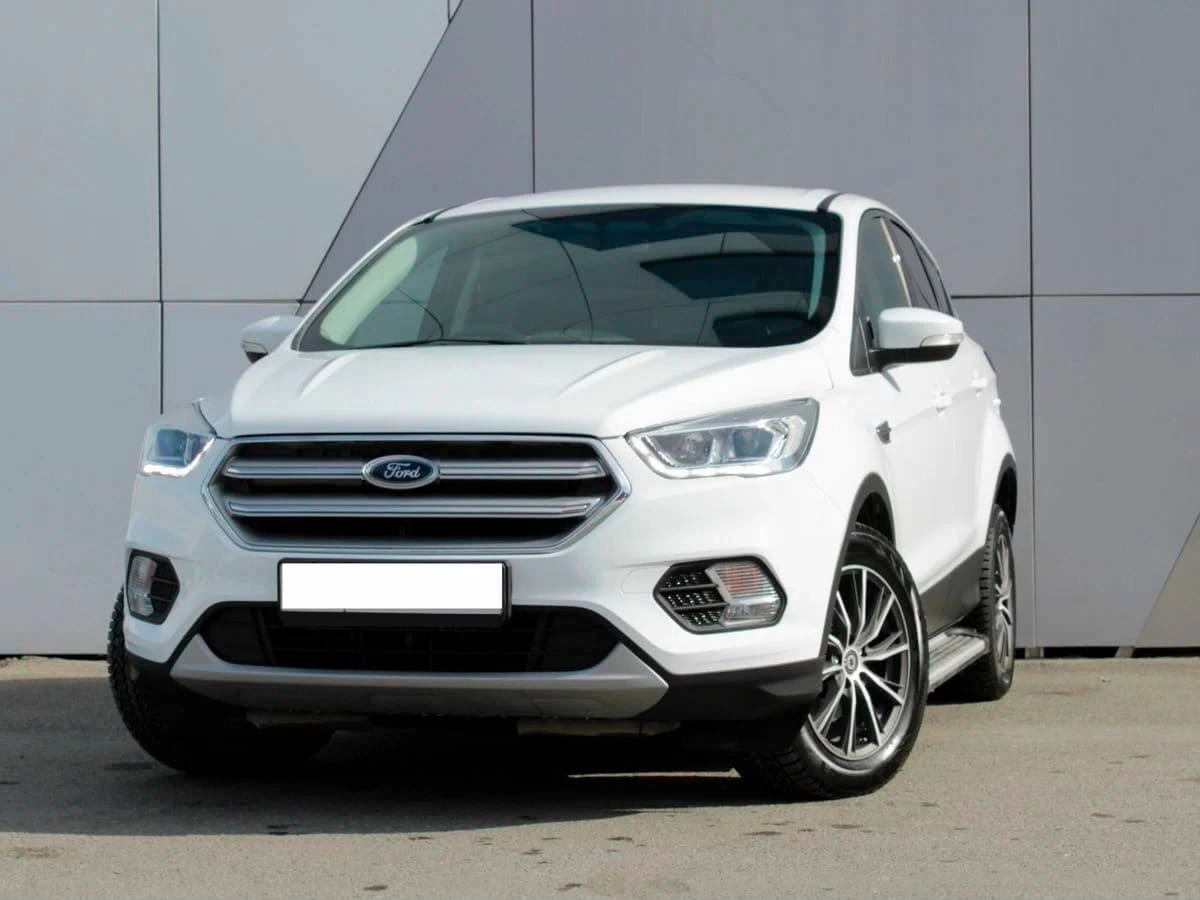 Аренда Ford Kuga II Рестайлинг 2020 белый с водителем в Москве, цена от  2000 р/ч