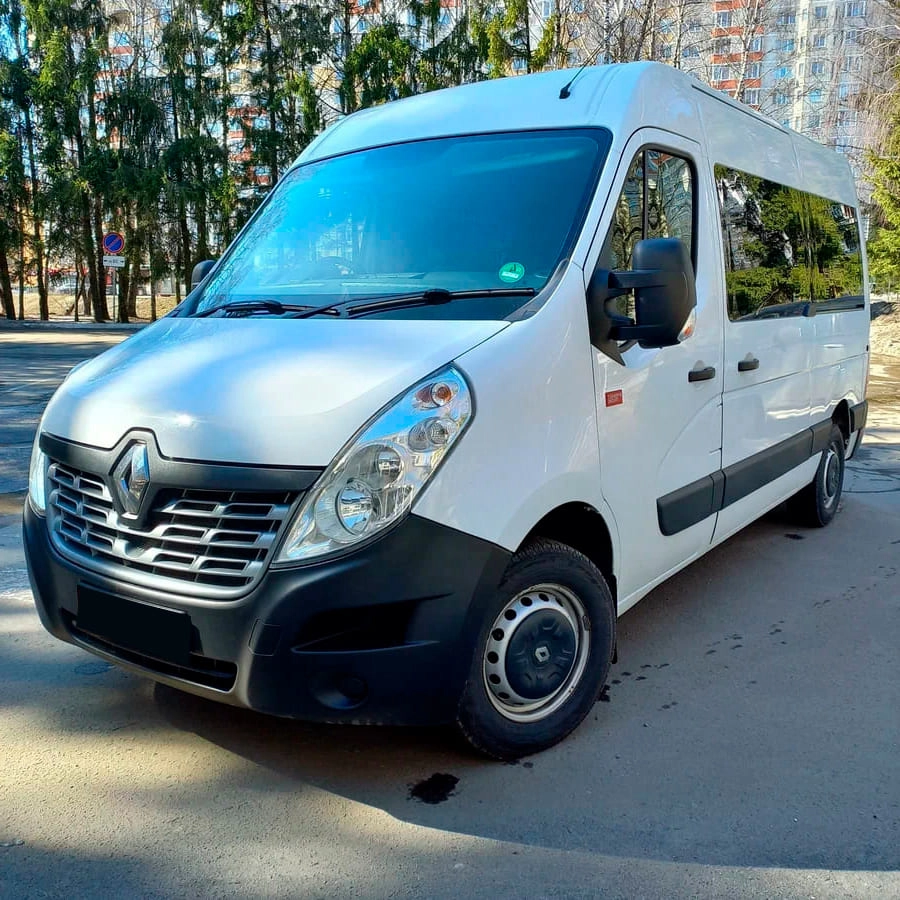 Аренда микроавтобуса Renault Master 2019 белый 8 мест с водителем в Москве,  цена от 2000 р/ч