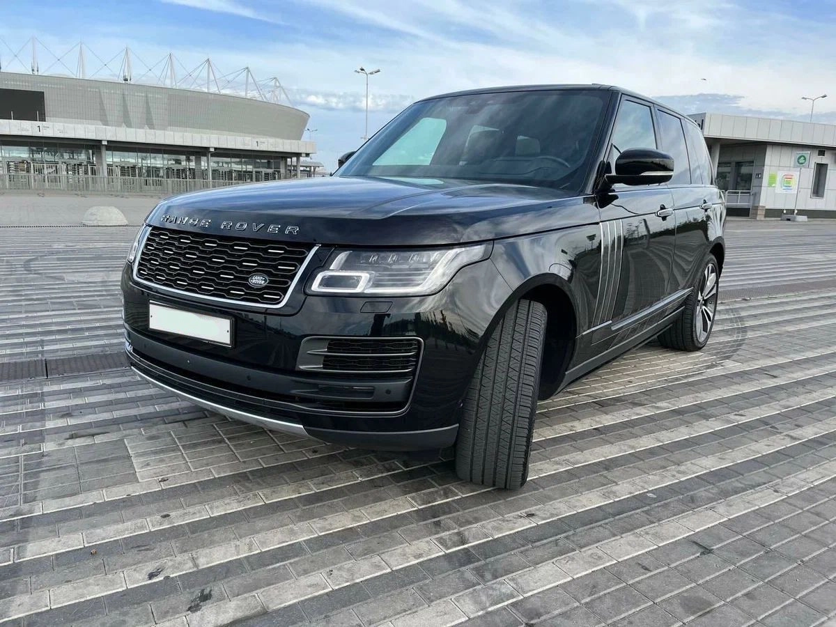 Аренда Range Rover IV SV Autobiography Dynamic Рестайлинг 2021 черный с  водителем в Москве, цена от 2500 р/ч