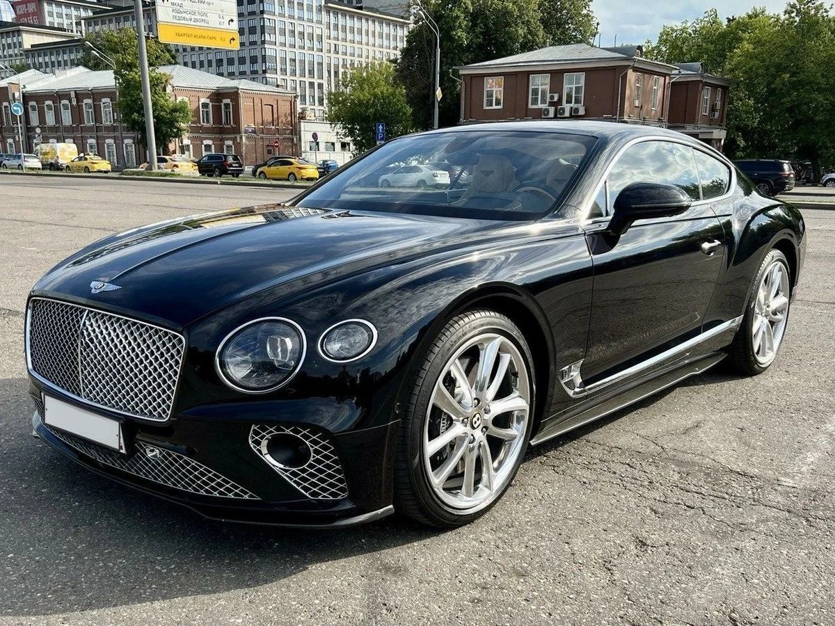 Аренда Bentley Continental GT III 2020 черный с водителем в Москве, цена от  25000 р/ч