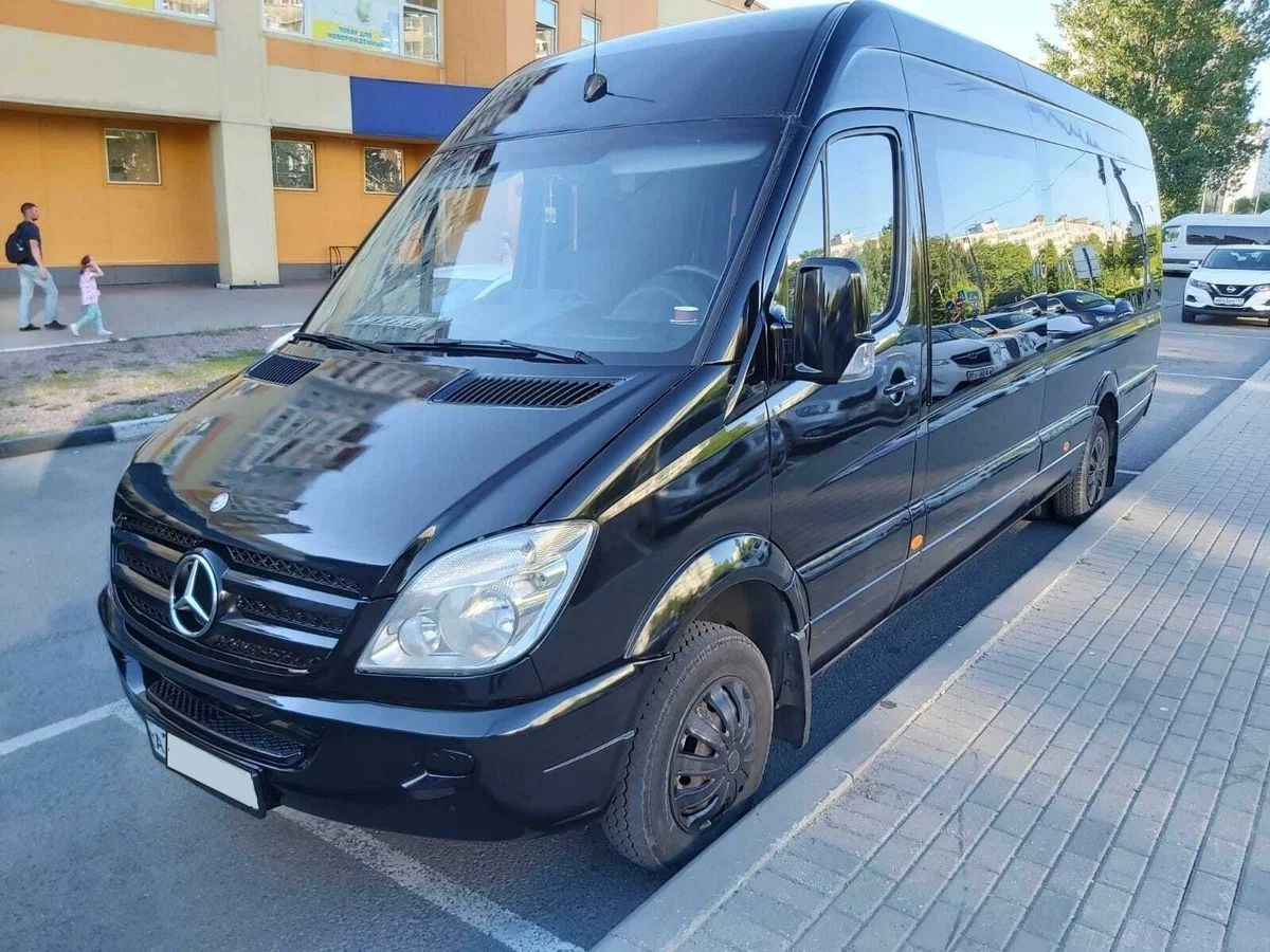 Аренда микроавтобусов Mercedes-Benz Sprinter 2012 черный 19 мест с  водителем в Москве, цена от 2500 р/ч