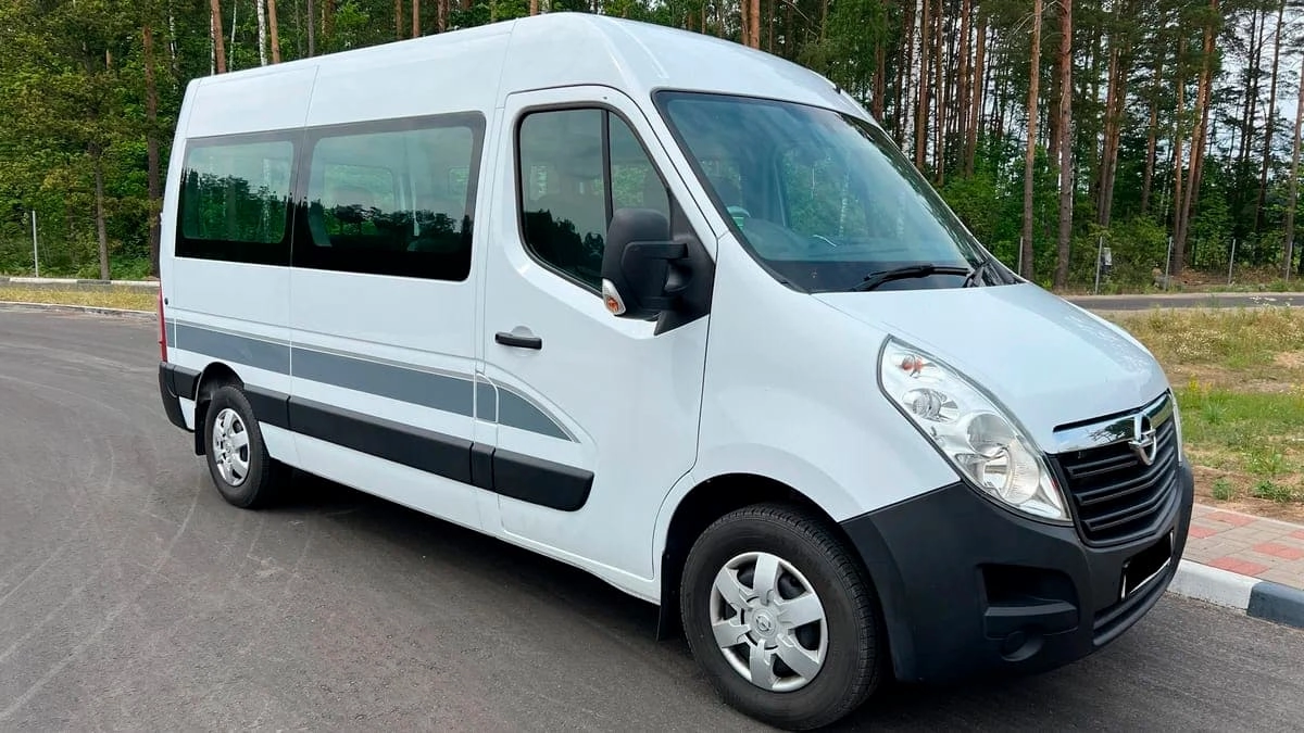 Аренда микроавтобуса Opel Movano 2020 белый 8 мест с водителем в Москве,  цена от 1500 р/ч