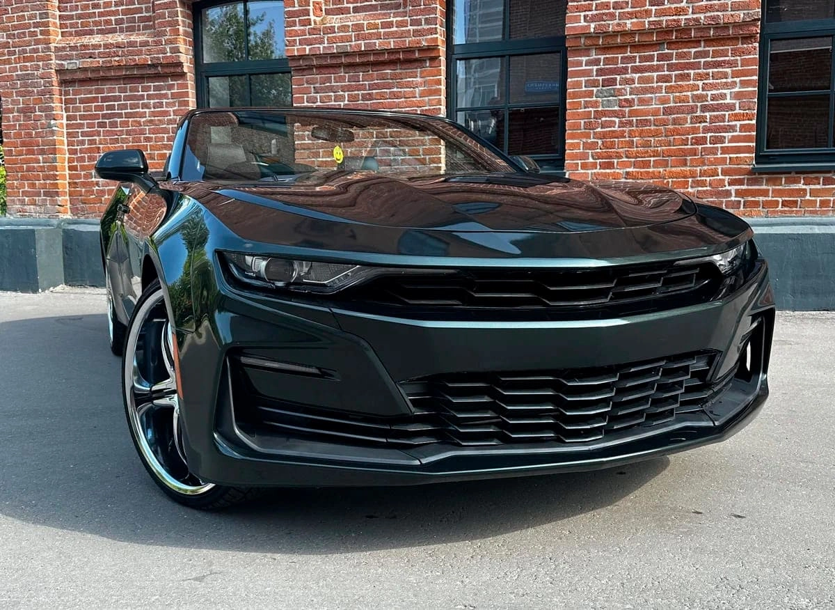 Аренда кабриолета Chevrolet Camaro VI Рестайлинг 2020 зеленый с водителем в  Москве, цена от 2500 р/ч