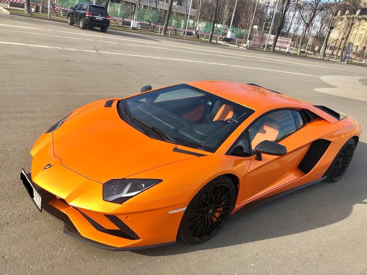 Аренда Lamborghini Aventador I LP-740 Рестайлинг оранжевый с водителем в  Москве, цена от 15000 р/ч