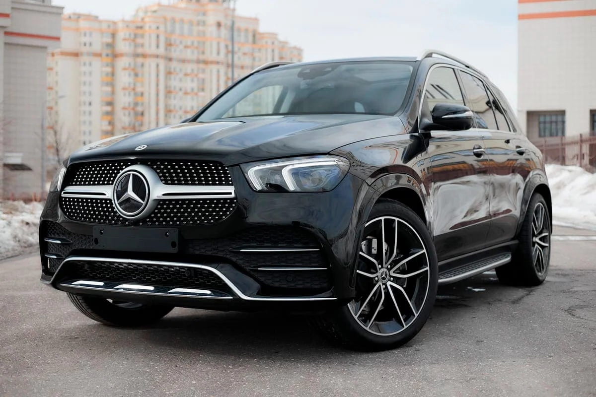 Аренда Mercedes-Benz GLE 300 d II (V167) 2023 черный с водителем в Москве,  цена от 3000 р/ч