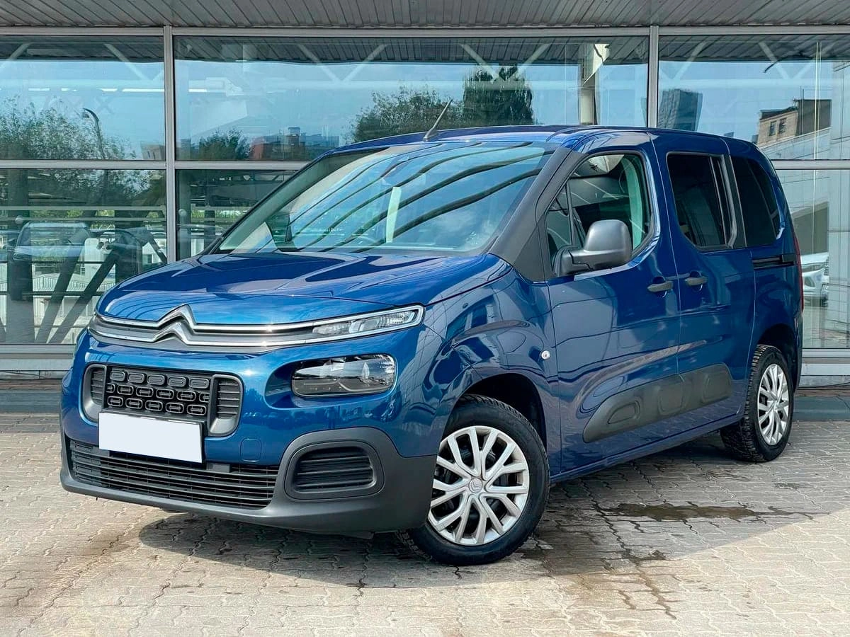 Аренда минивэна Citroen Berlingo III 2020 синий с водителем в Москве, цена  от 1500 р/ч