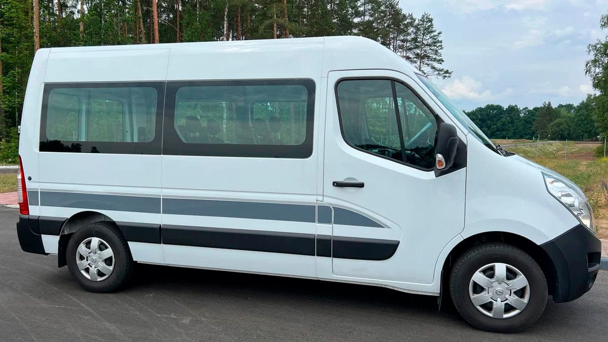 Аренда микроавтобуса Opel Movano 2020 белый 8 мест с водителем в Москве,  цена от 1500 р/ч