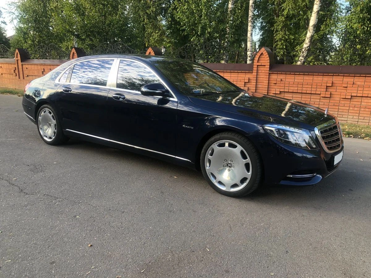 Аренда Mercedes-Benz Maybach S-Класс 500 синий 2017 с водителем в Москве,  цена от 3500 р/ч