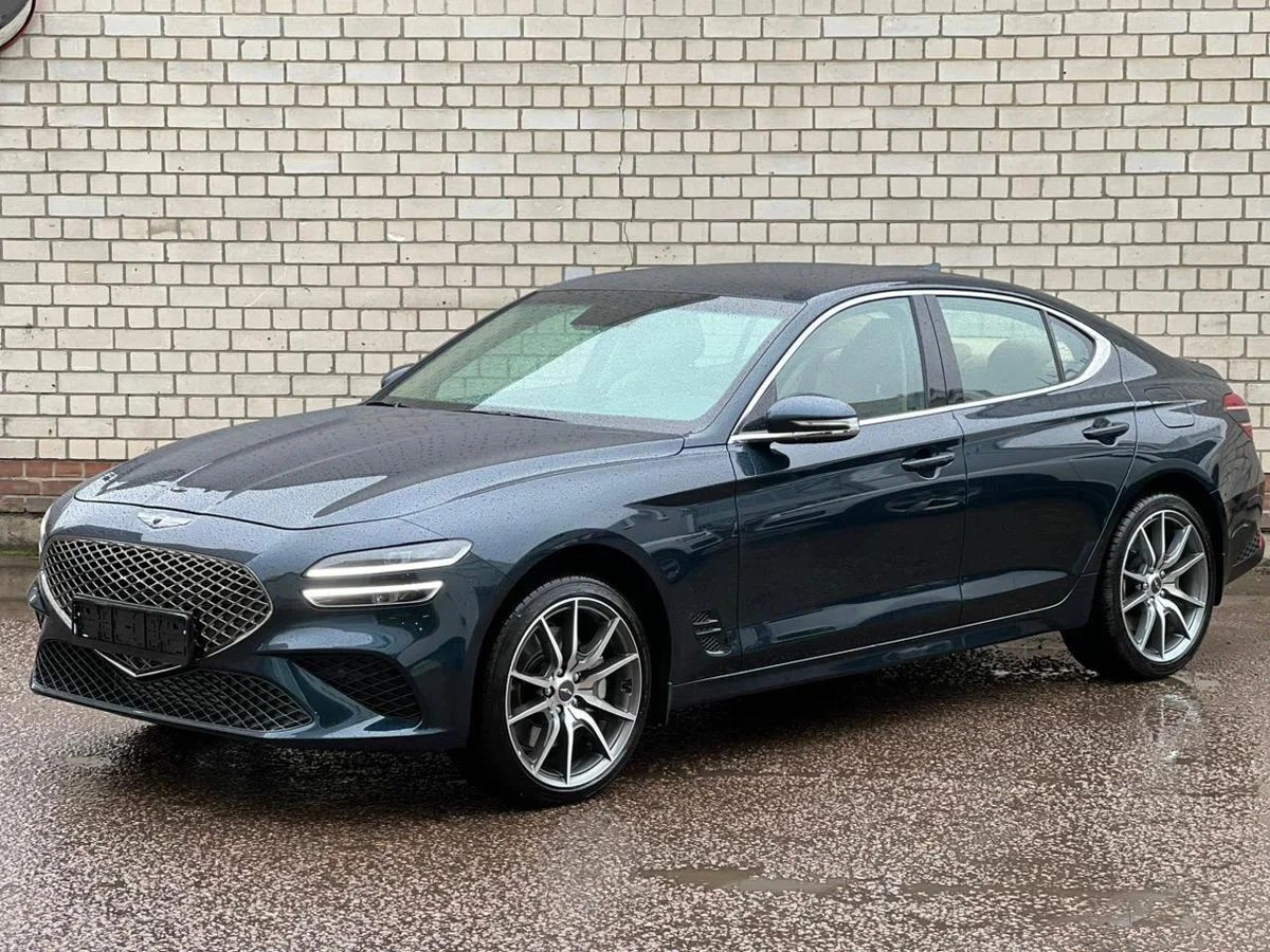 Аренда Genesis G70 I Supreme Рестайлинг 2021 синий с водителем в Москве,  цена от 3000 р/ч