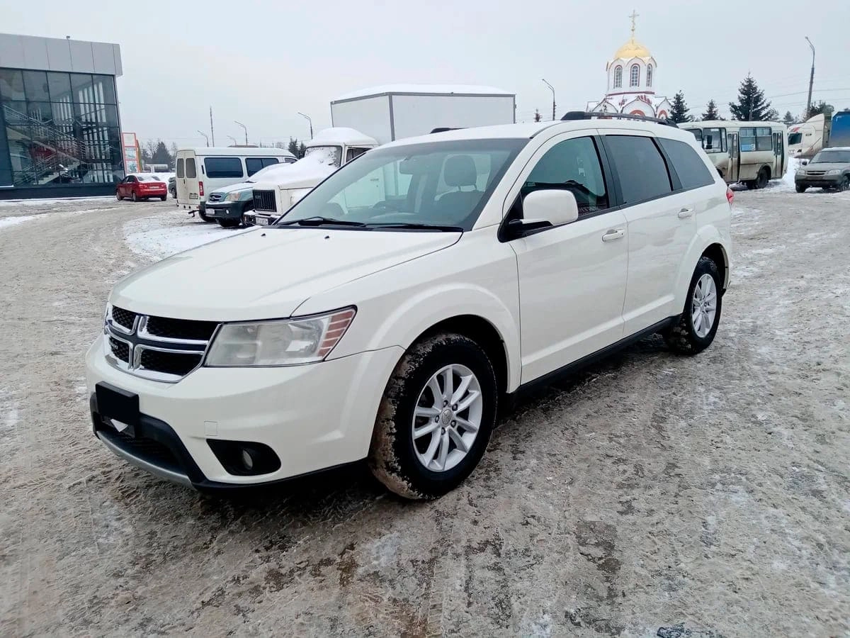 Аренда Dodge Journey I Рестайлинг 2018 белый с водителем в Москве, цена от  2000 р/ч