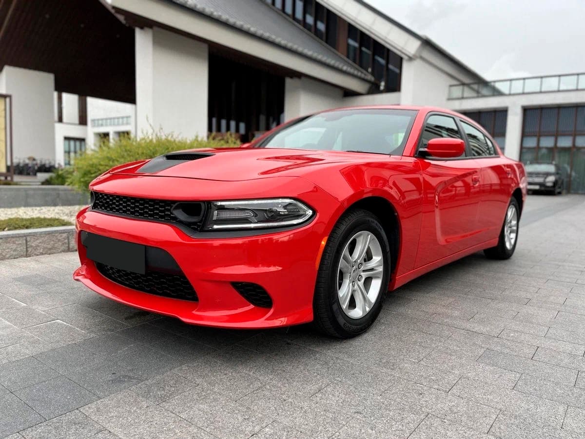 Аренда Dodge Charger VI Рестайлинг 2020 красный с водителем в Москве, цена  от 3500 р/ч