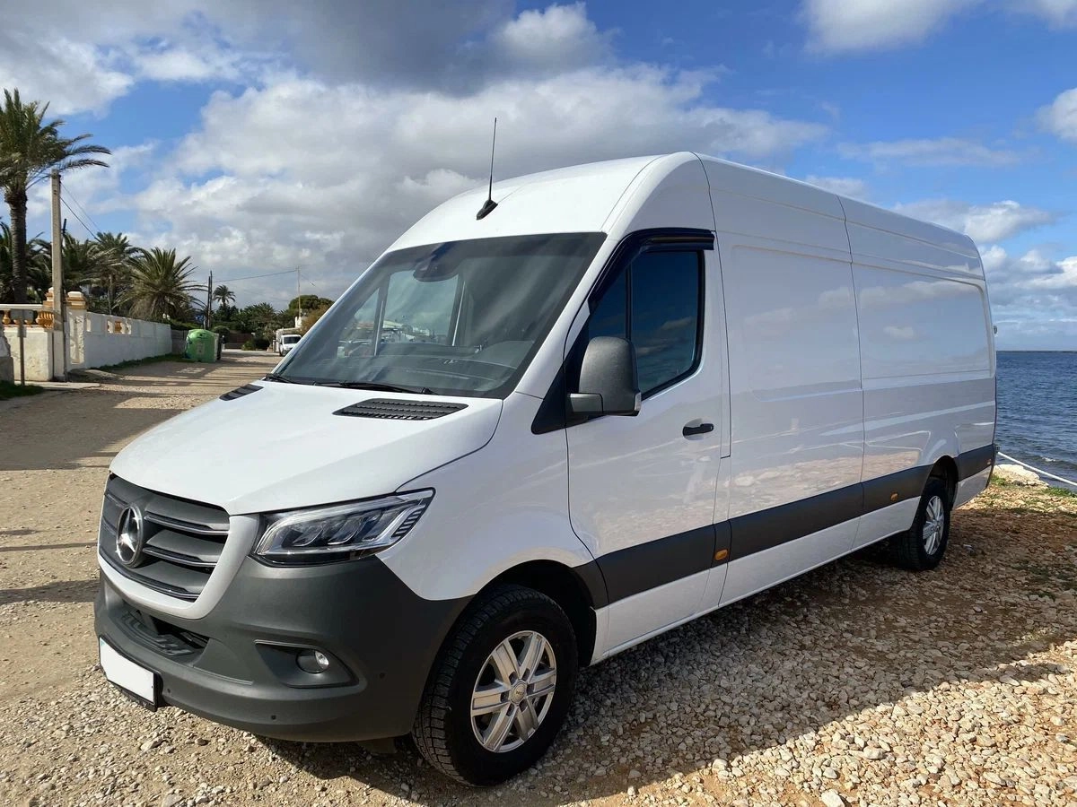 Аренда Mercedes-Benz Sprinter фургон белый 2020 с водителем в Москве, цена  от 1500 р/ч