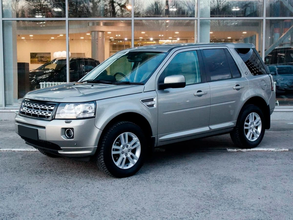 Аренда Land Rover Freelander II Рестайлинг 2015 серый с водителем в Москве,  цена от 2500 р/ч