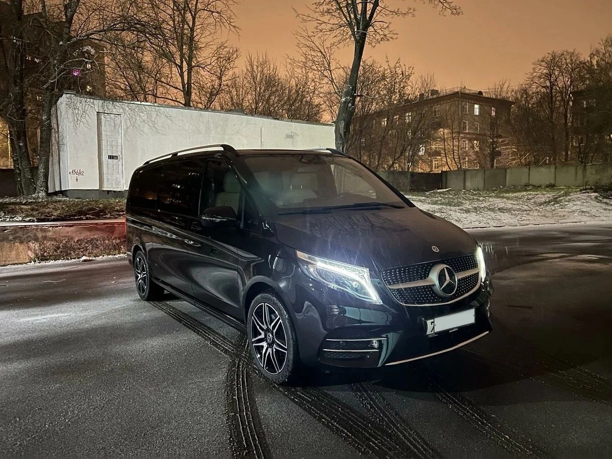 Аренда минивэнов Mercedes-Benz V300 XL VIP черный с водителем в Москве,  цена от 2500 р/ч