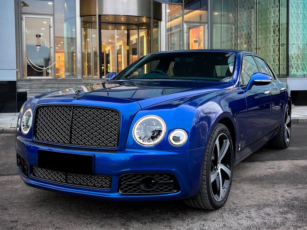 Аренда Bentley Mulsanne Speed II Рестайлинг 2021 синий с водителем в  Москве, цена от 25000 р/ч