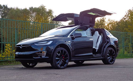 Новое авто - Tesla Model X черная