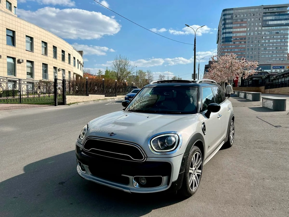 Аренда MINI Countryman Cooper S 2021 белый с водителем в Москве, цена от  2200 р/ч