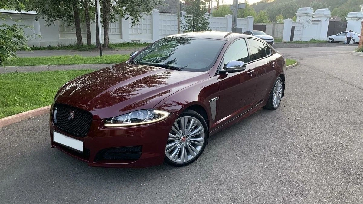 Аренда Jaguar XF I Рестайлинг красный с водителем в Москве, цена от 2500 р/ч