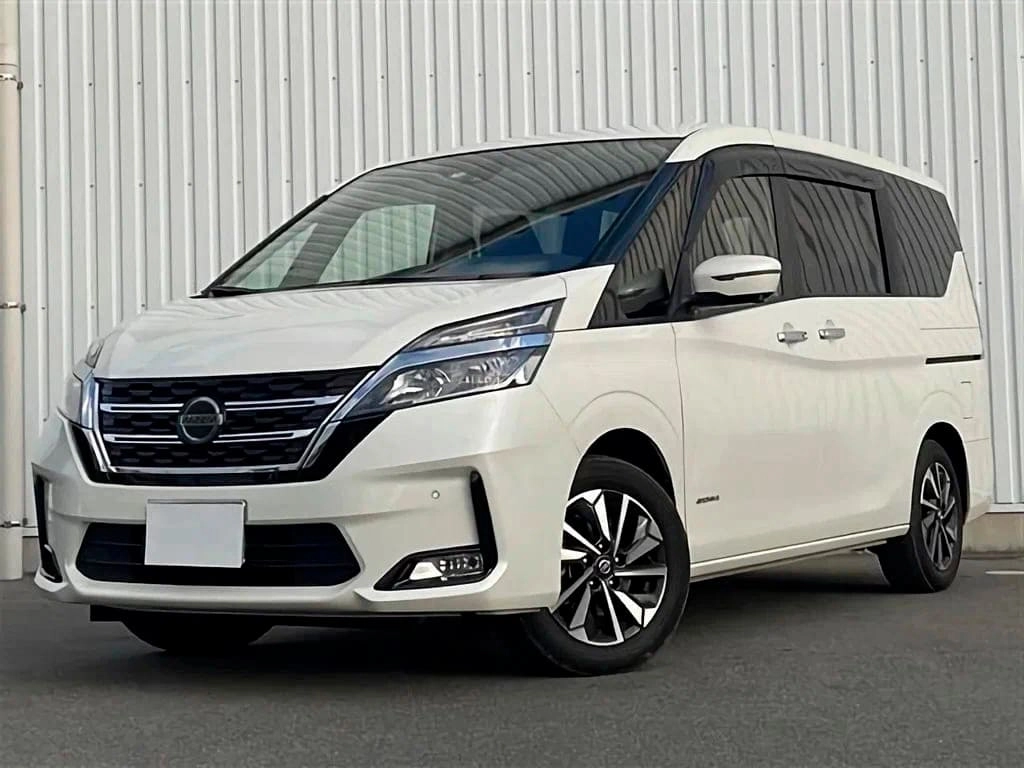 Минивены в москве. Nissan Serena 2021. Аренда минивэна.