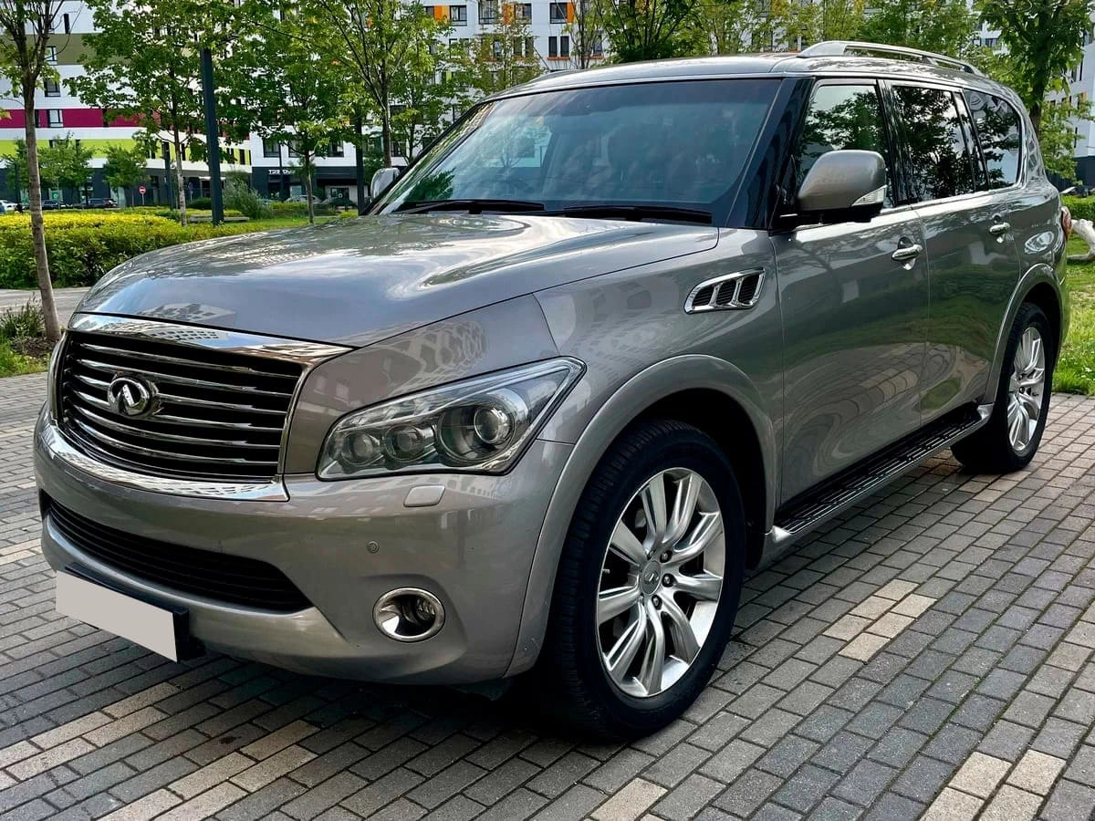 Аренда Infiniti QX56 II 2013 серый с водителем в Москве, цена от 2000 р/ч